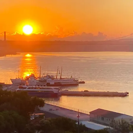 Bosphorus Menekshe Rezidances * Istambul