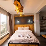 Bosphorus Menekshe Rezidances Apartment