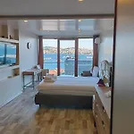 Bosphorus Menekshe Rezidances