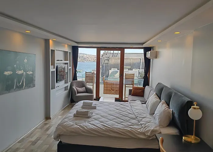 Bosphorus Menekshe Rezidances Istanboel