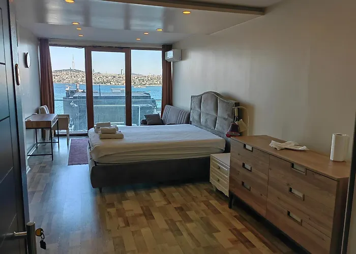 Bosphorus Menekshe Rezidances Istanboel